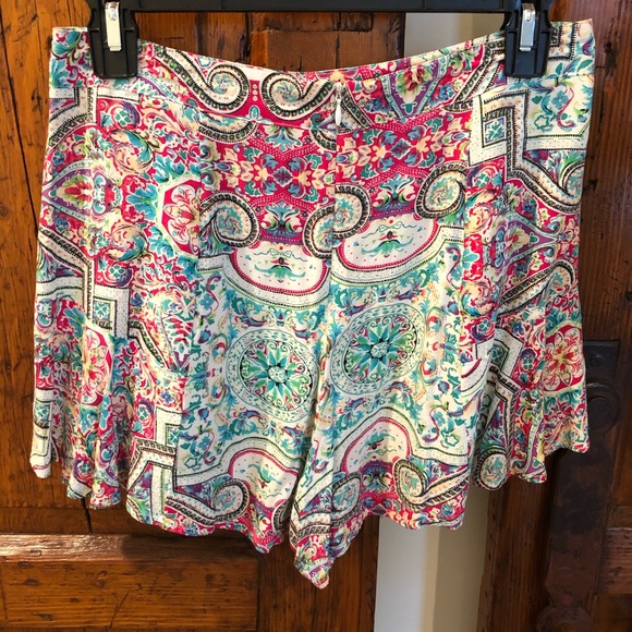 Glamorous Flouncy High Waisted Shorts - Picture 5 of 6